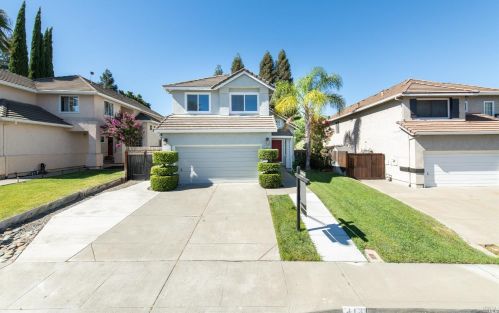 413 Rolling Oak Dr, Vacaville, CA 95688-1025