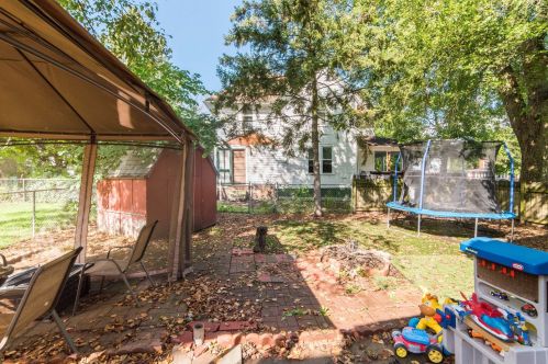 230 Elm St, Sycamore IL  60178-1931 exterior