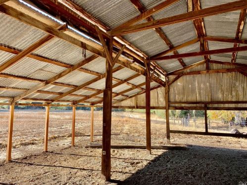 2001 Vichy Springs Rd, Ukiah CA 95482-4135 exterior