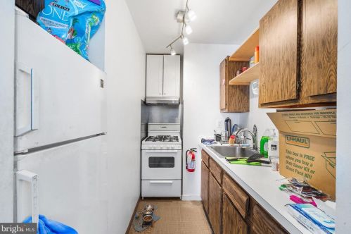 3961 Baltimore Ave, Philadelphia PA 19143-2623 exterior