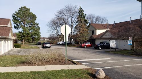 811 Castle Ct, Palatine, IL 60074-1836