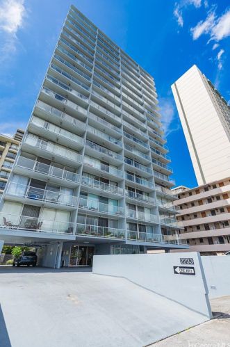 2233 Ala Wai Blvd, Honolulu HI  96815-2418 exterior