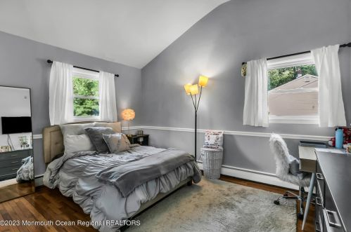 37 Walnut Ave, Tinton Falls NJ 07701-6132 exterior