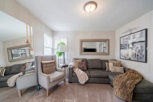 624 15th St, Huntington Beach CA  92648-4048 exterior