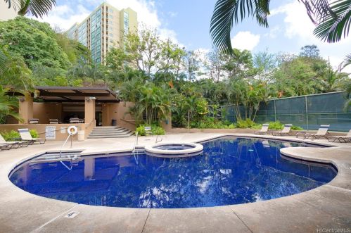 2101 Nuuanu Ave, Honolulu HI  96817-1764 exterior