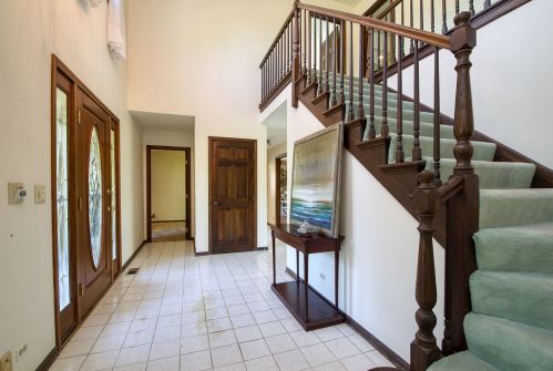 2518 Osage Dr, Glenview, IL 60026-1038