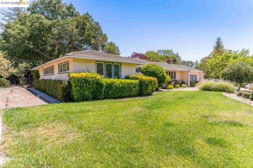 1 Hacienda Cir, Orinda, CA 94563-1712