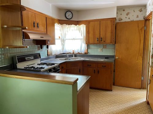 18327 Riegel Rd, Homewood, IL 60430-3430