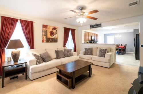 5900 Abby Ann Ln, Austin, TX 78747-2733