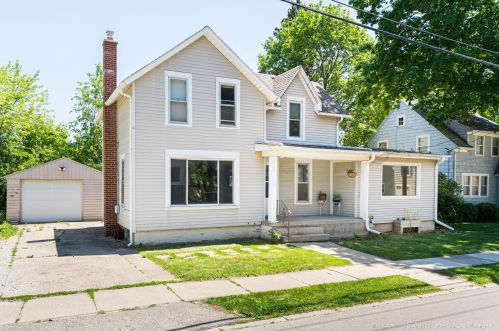 710 Cross St, Sycamore, IL 60178-2113