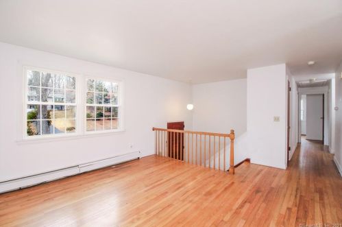 28 Corey Ln, Niantic, CT 06357-1336