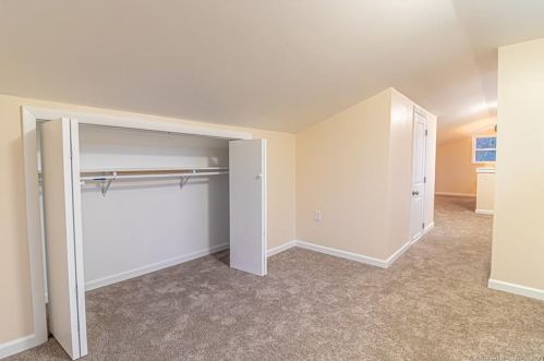 6 Indian Wood Rd, Niantic CT  06357-1021 exterior