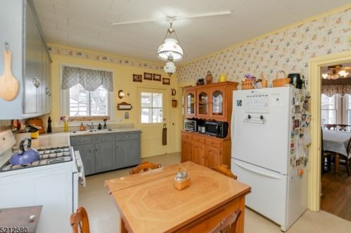 208 High St, Hackettstown NJ  07840-1941 exterior