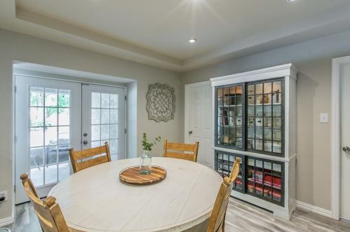 6108 Ridge Rd, Fort Worth TX  76135-1342 exterior