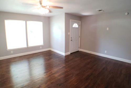 4924 Royal Dr, Fort Worth TX  76116-8828 exterior