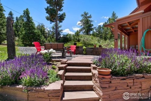 41 Cliffhanger Dr, Boulder, CO 80302-9454