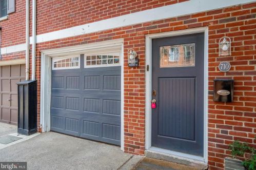 710 Lombard St, Philadelphia PA  19147-1315 exterior