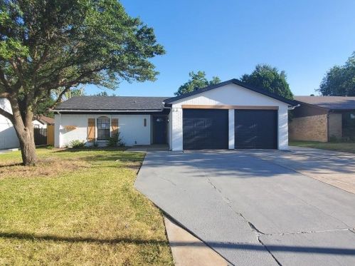 525 Cole Ave, Fort Worth TX  76179-1130 exterior