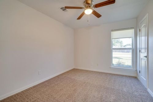 3817 Westminster Dr, Carrollton TX 75007-2465 exterior