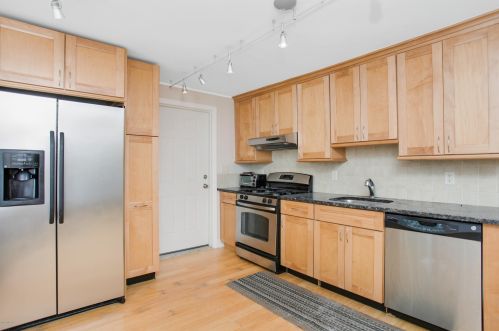 11 Hunter Pl, Greenwich, CT 06830-0067