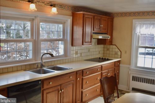 156 School House Rd, Lancaster PA  17603-6314 exterior