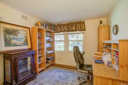 8599 56th St, Riverside, CA 92509-3906