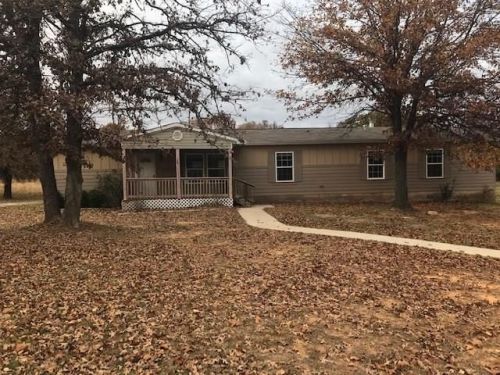 26 Austin Dr, Tecumseh, OK 74873-9691