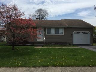 2121 Blossom Ln, Bethlehem, PA 18018-1105