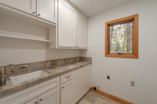 10656 Alder Creek Rd, Truckee CA  96161-2528 exterior