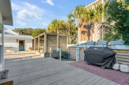 2201 Palm Blvd, Isle Of Palms SC  29451-2349 exterior
