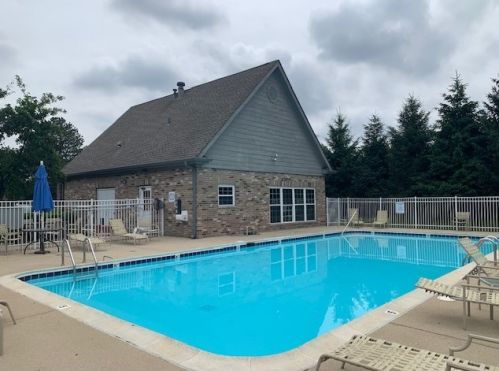 19 Foxcroft Rd, Naperville, IL 60565-2361