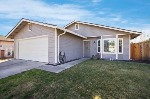 5629 Carnelian Dr, Stockton, CA 95210-3538