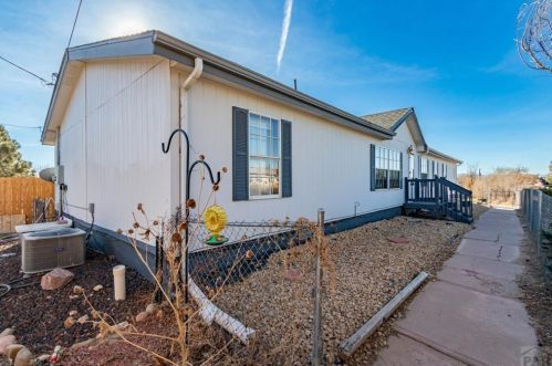 1722 Anthalie St, Pueblo, CO 81006-1760