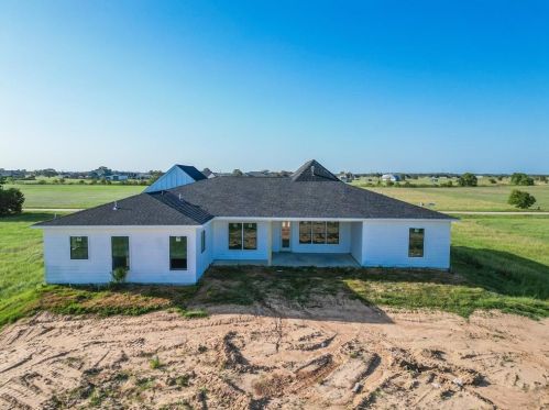 519 Chuckwagon Trl, Angleton TX 77515 exterior