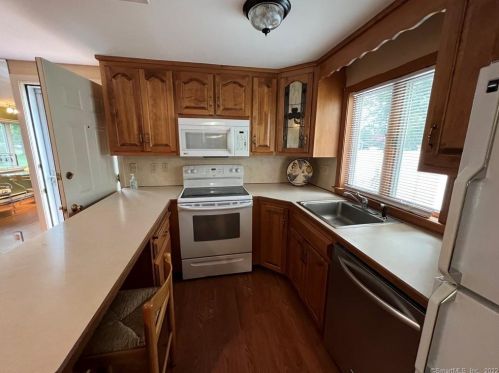 282 Meriden Ave, Southington CT  06489-3629 exterior