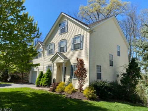 10 Bowers Dr, Hackettstown, NJ 07840-4851