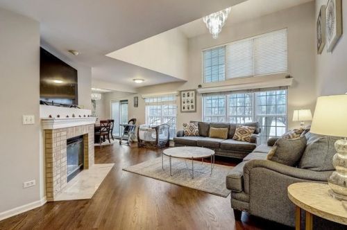 966 Willow St, Itasca, IL 60143-2855