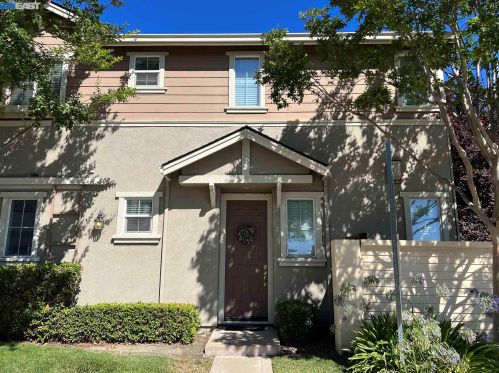 6231 Sussex Dr, Pleasanton, CA 94568-7448