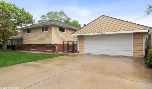 200 Harvard Ave, Addison, IL 60101-3932