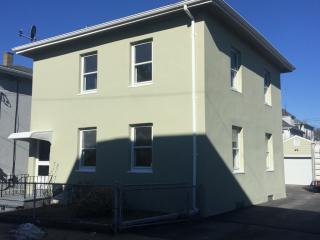 33 Saint Elizabeth St, Bristol, RI 02809-3309