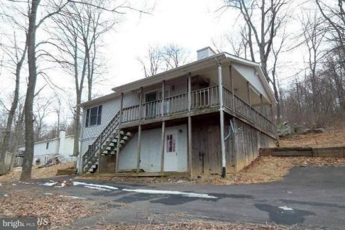 244 Long View Rd, Linden, VA 22642-5407