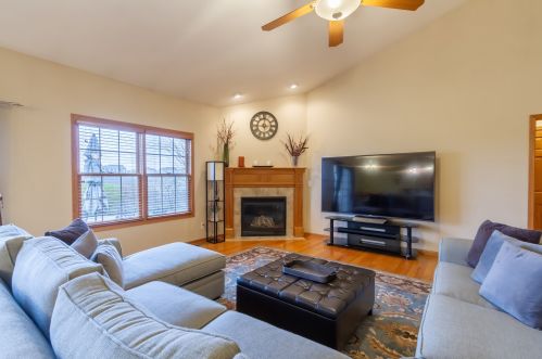 1613 Parkside Dr, Sycamore IL  60178-3313 exterior