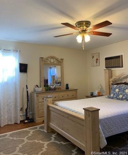 2 Country Club Ct, Norwalk CT  06851-5601 exterior