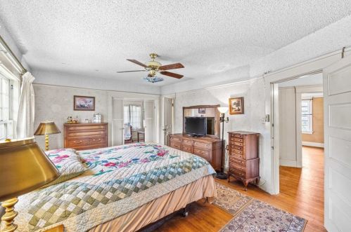 5216 Victoria Ave, Riverside CA  92506-1565 exterior