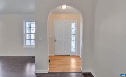 3 Mechunk Ter, Bybee, VA 22963-2056