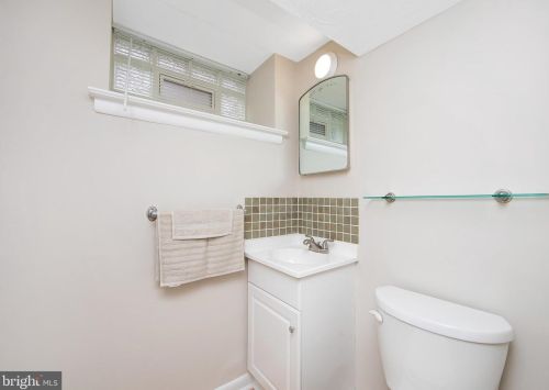 822 Borbeck Ave, Philadelphia PA  19111-3105 exterior