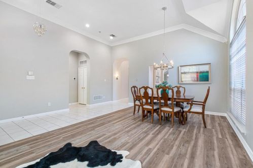 8924 Lakewood Dr, Irving, TX 75063-4825