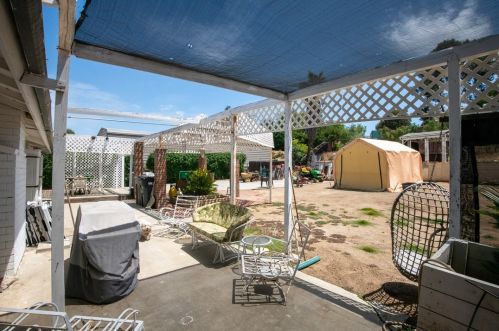 16273 Rancho Escondido Dr, Riverside CA  92506-5814 exterior