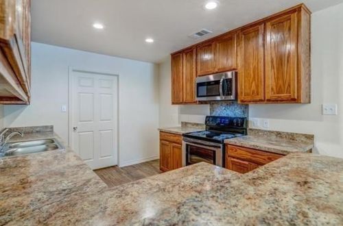 1117 Annie St, Fort Worth, TX 76104-1508