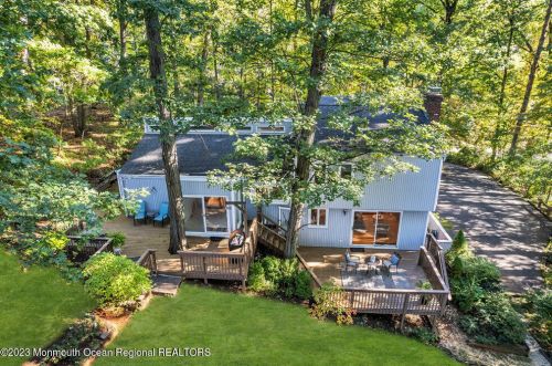 10 Lefferts Ct, Middletown NJ  07748-3031 exterior